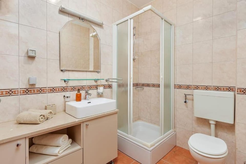Shower, Bathroom