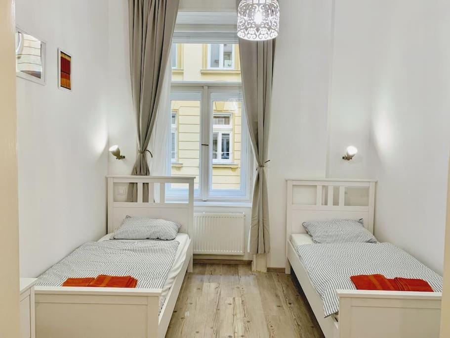 Perfect Day 3 -3 bedr, 2 bathrooms Apartment in Budapest