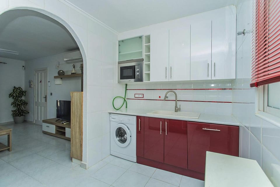 Kitchen or kitchenette, dishwasher, minibar, washing machine