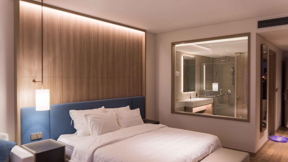 Bed, Bathroom, Photo of the whole room, Bedroom, towels, wardrobe