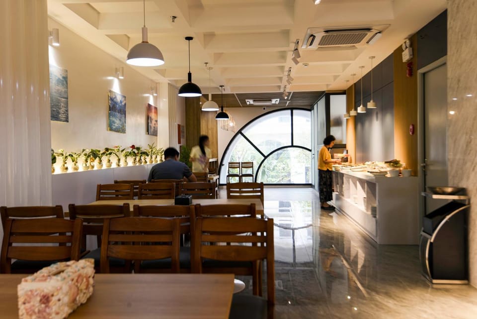 Restaurant/places to eat, Kitchen or kitchenette, Living room, Banquet/Function facilities, Seating area