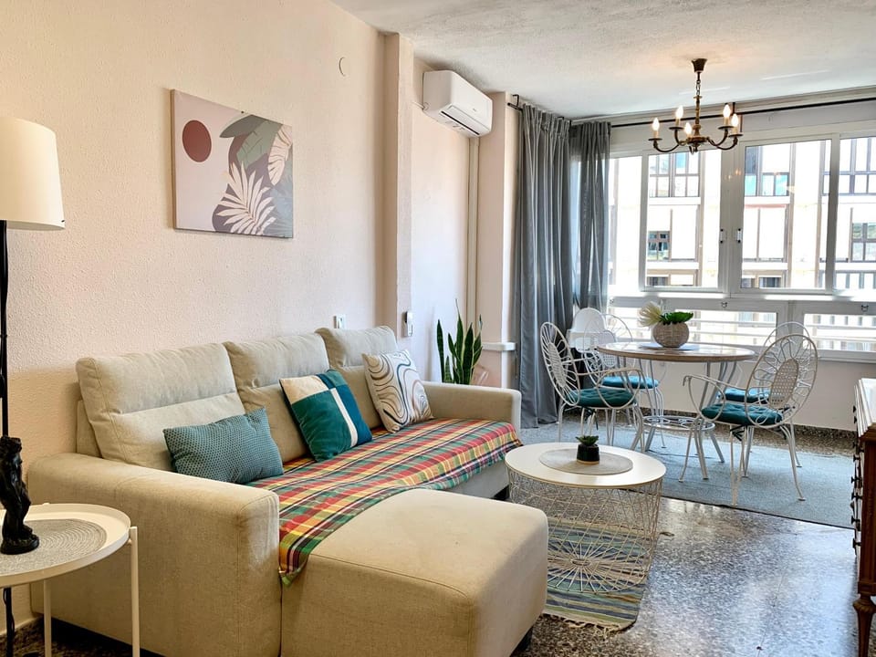 Centrally-Located, Spacious Flat at Historic Centre & short walk to Beach Apartment in Alicante
