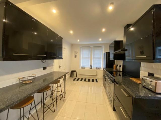 Kitchen or kitchenette, oven