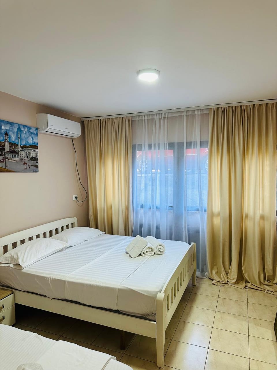 Bed, Photo of the whole room, Bedroom, air conditioner