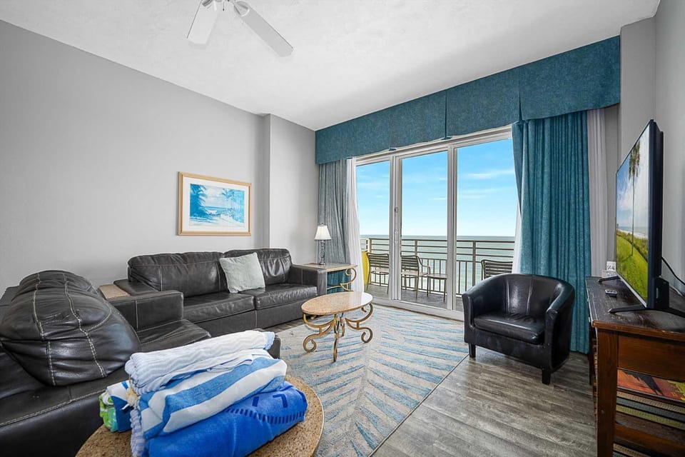 Penthouse 19th Floor Resort Oasis Ocean Villa House in Florida