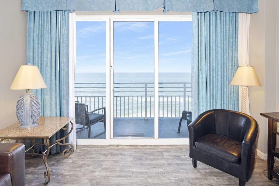 Penthouse 19th Floor Resort Oasis Ocean Villa House in Florida
