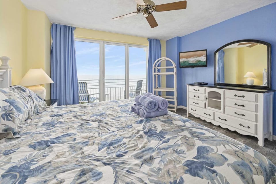 Luxury 6th Floor 2 BR Condo Direct Oceanfront Wyndham Ocean Walk Resort Daytona Beach | 601 House in Florida