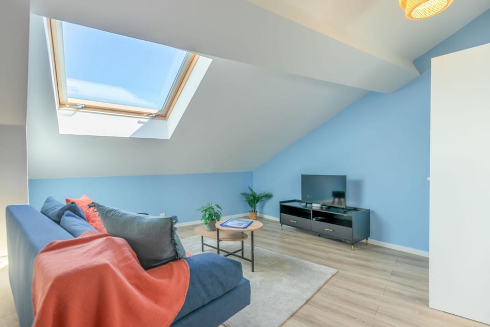 Communal lounge/ TV room, TV and multimedia, Living room, Seating area