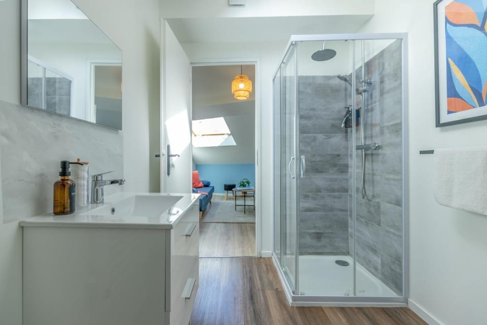 Shower, Bathroom