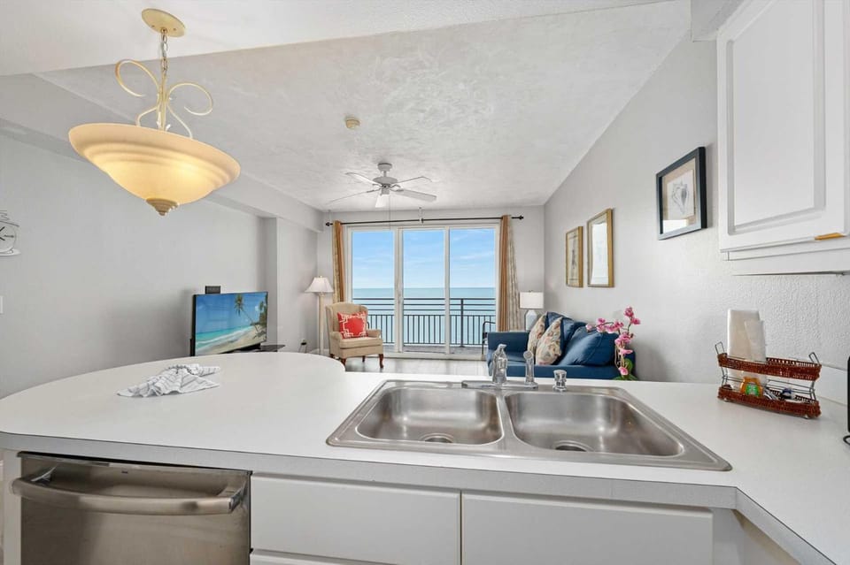 Luxury 11th Floor 1 BR Condo Direct Oceanfront Wyndham Ocean Walk Resort Daytona Beach | 1107 House in Florida