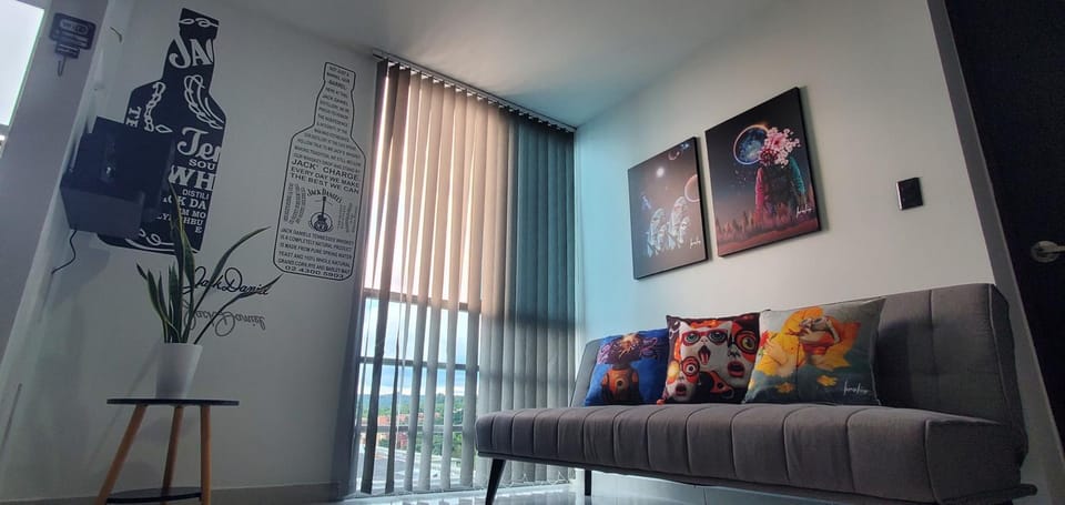 Communal lounge/ TV room, Living room, Seating area