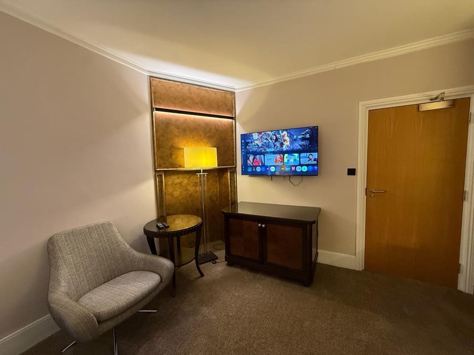 TV and multimedia, Seating area