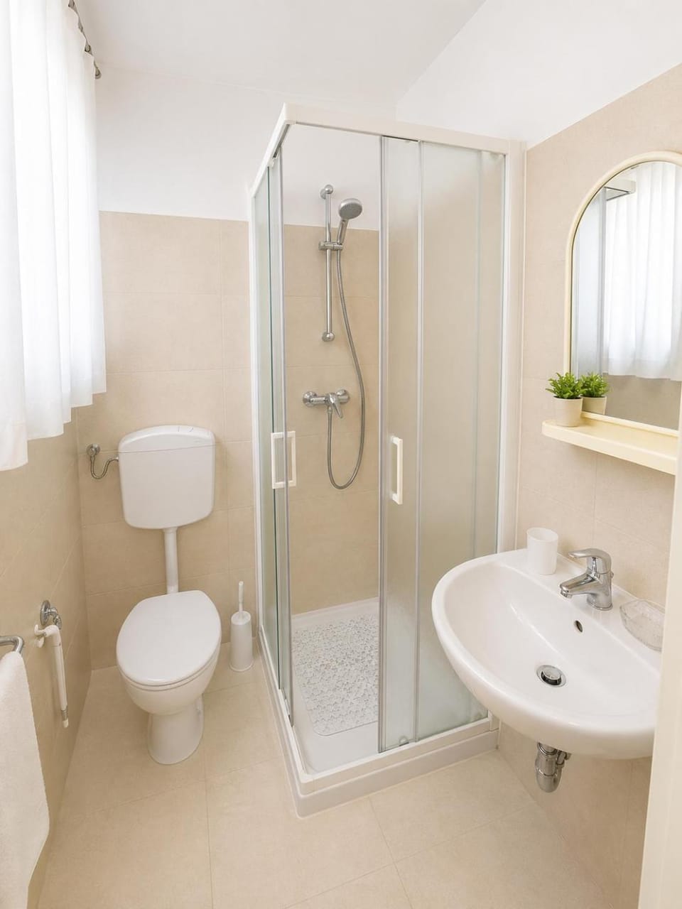 Shower, Toilet, Bathroom