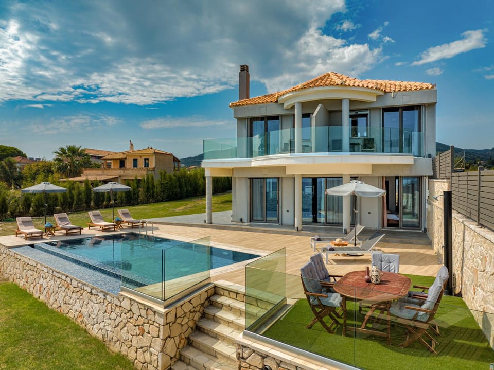 Property building, Patio, Day, Natural landscape, Garden, Garden view, Pool view, Swimming pool, sunbed