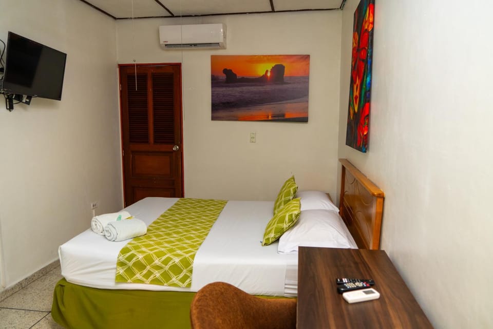 Bedroom, air conditioner