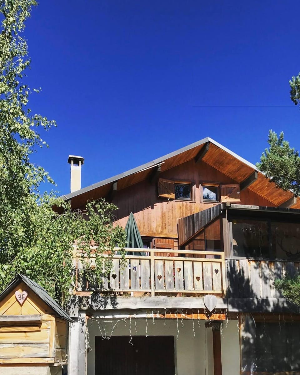 Aux trois marmottes - Chalet au pied des pistes Chalet in Occitanie