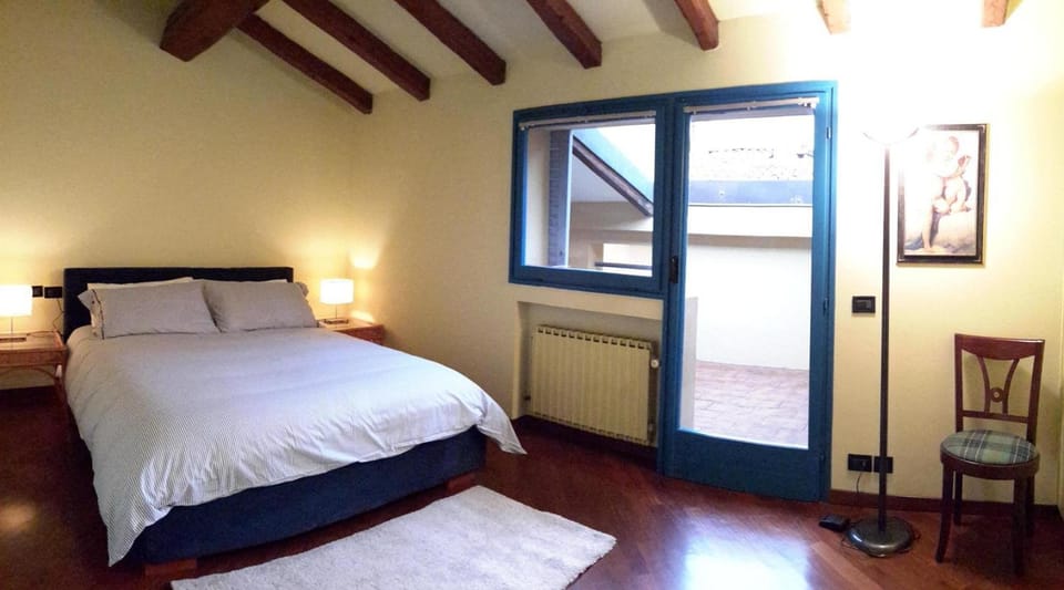 Fuori Portico Orso Apartment in Bologna