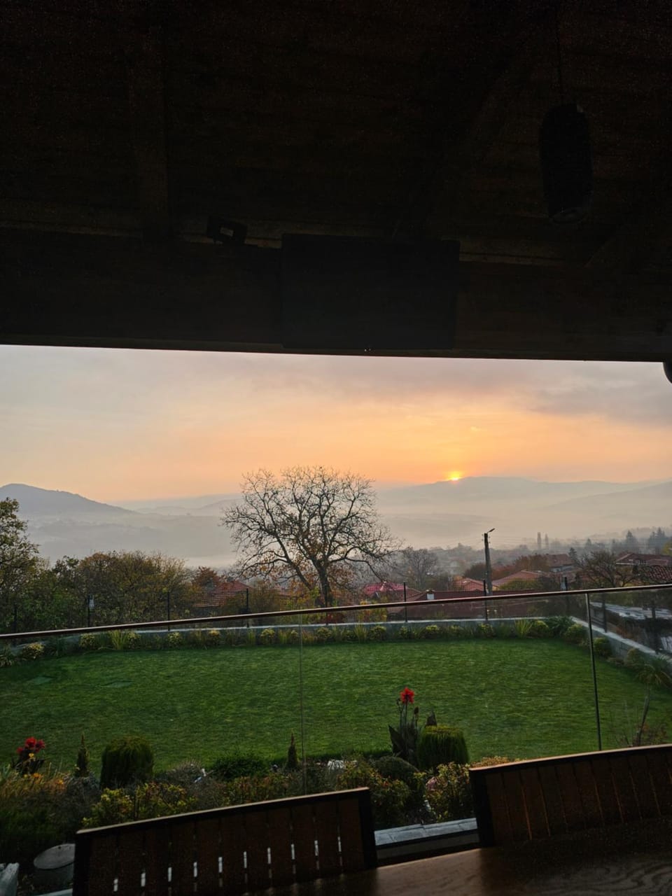Natural landscape, Garden view, Mountain view, Sunrise