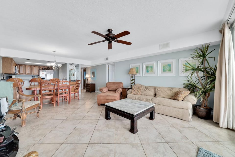 Romar Tower 6D House in West Beach