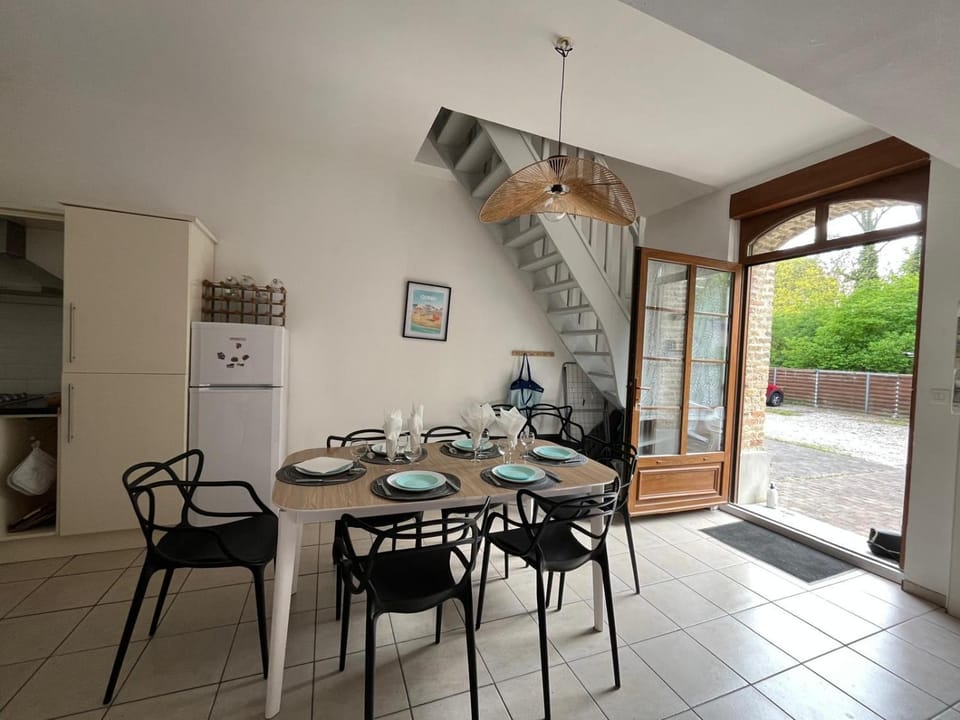Inner courtyard view, kitchen