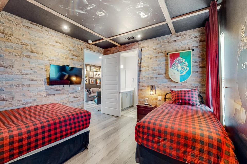 EC418 - Rock 'n' Roll Villa with Splash Pad at Encore House in Four Corners