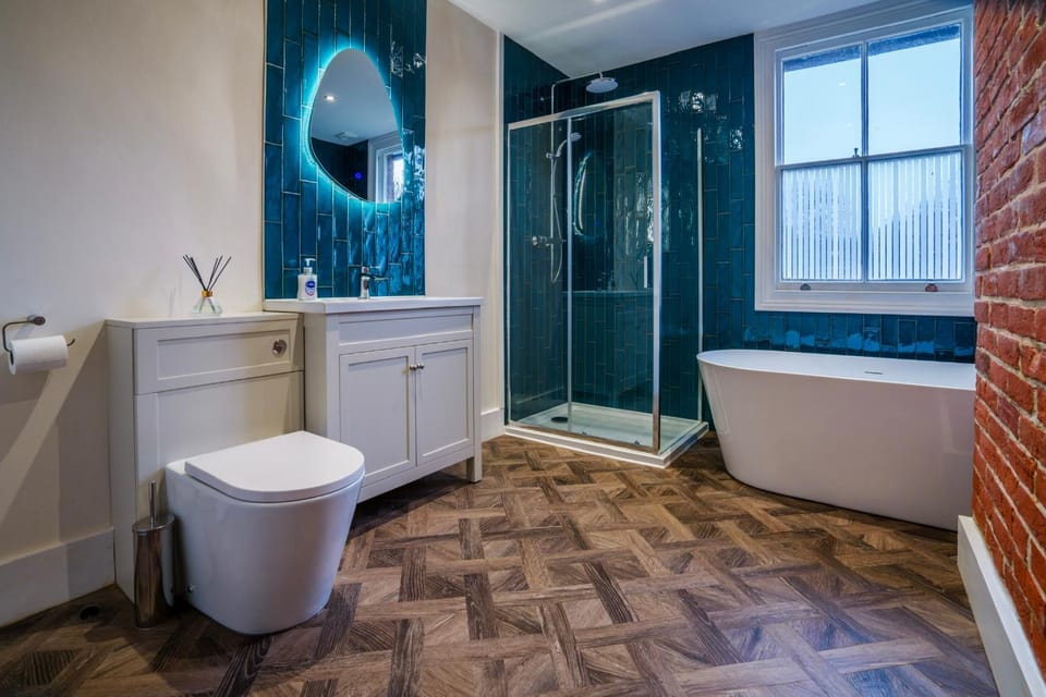 Shower, Toilet, Bathroom, Bath
