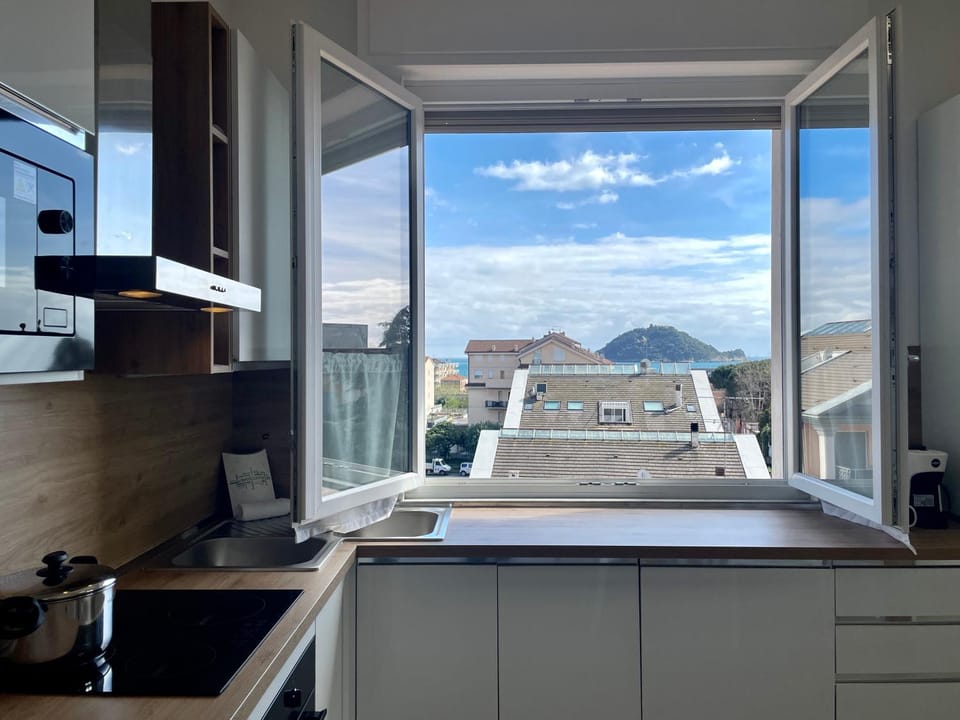 Natural landscape, Kitchen or kitchenette, stove