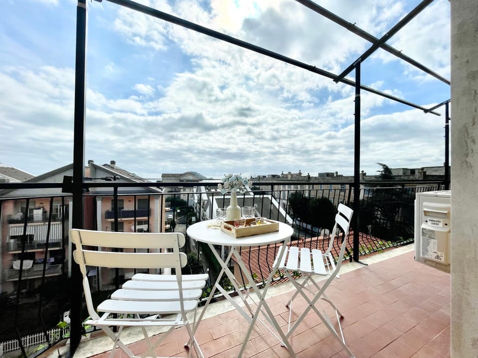 Patio, View (from property/room), Balcony/Terrace, Seating area, Dining area, Sea view