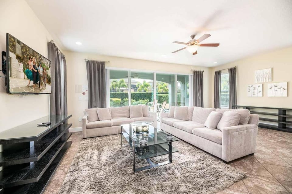 EC441 - Hospitable Hideaway with Private Pool and Spa at Encore House in Osceola County