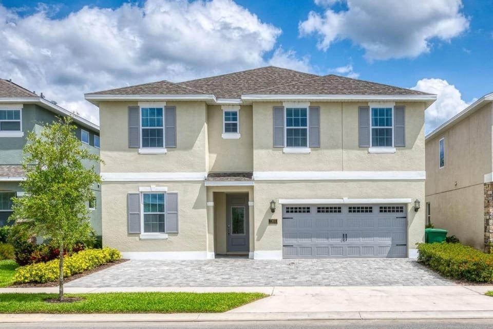 EC442 - Shining Villa with Home Theater at Encore House in Four Corners