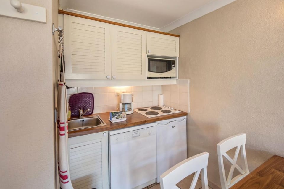 Bathroom, furniture, oven, kitchen