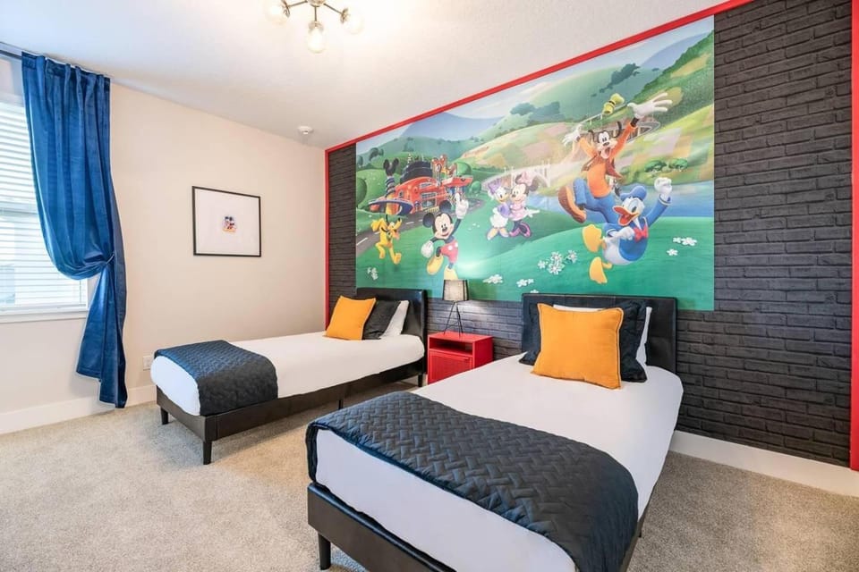 EC448 - Colorful Getaway with Home Theater at Encore House in Four Corners