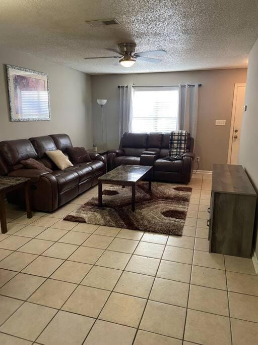 Cozy 2 Bdr. Apt. - Bryant #2 Apartment in Bryant