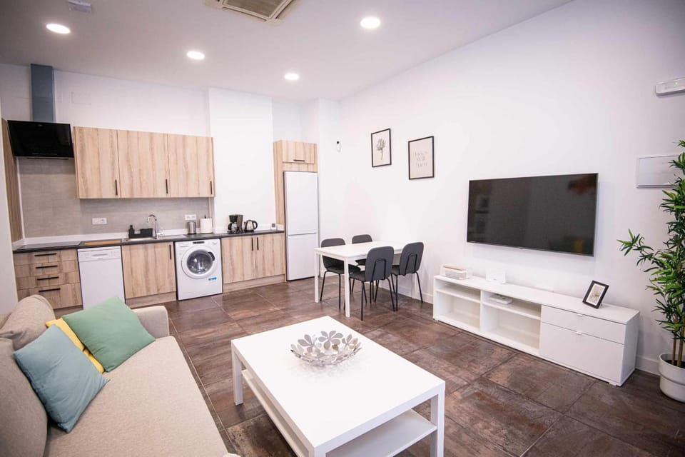 TV and multimedia, View (from property/room), Kitchen or kitchenette, Dining area