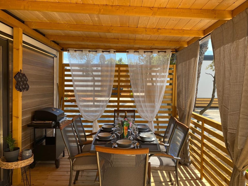 Balcony/Terrace, Dining area