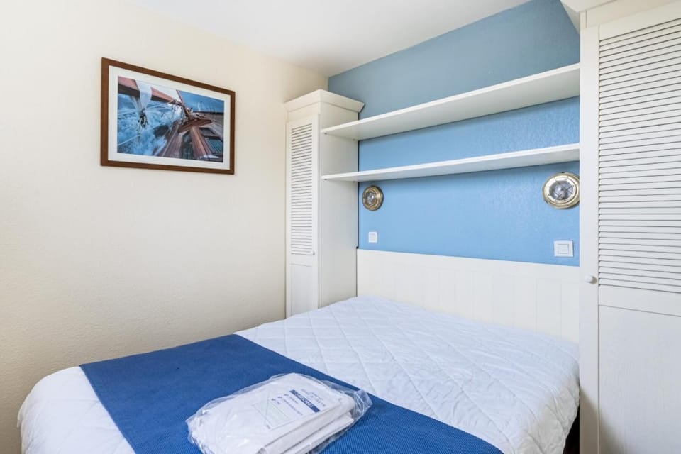 Bed, Bedroom, furniture