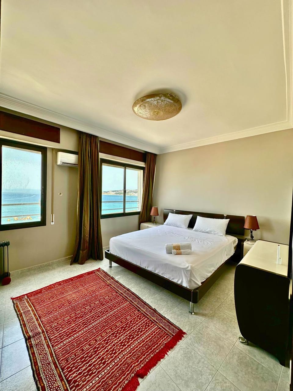 Bed, Bedroom, Sea view, towels