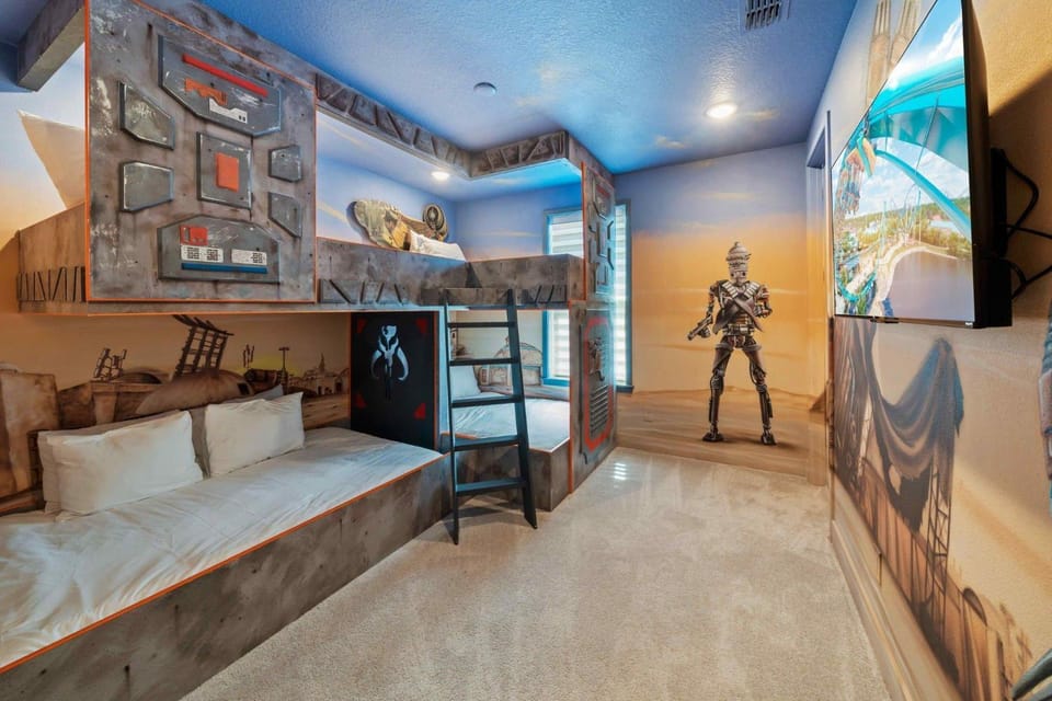 BD018J - Majestic Bear's Den Mansion With Themed Games Room at Reunion House in Four Corners