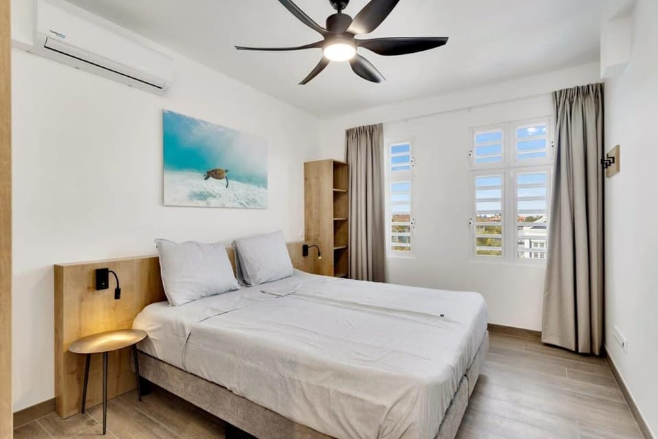 Laguna Breeze with Laguna Marina View Apartment in Venezuela
