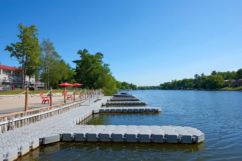 Wasaga Riverdocks Hotel Suites Hotel in Wasaga Beach