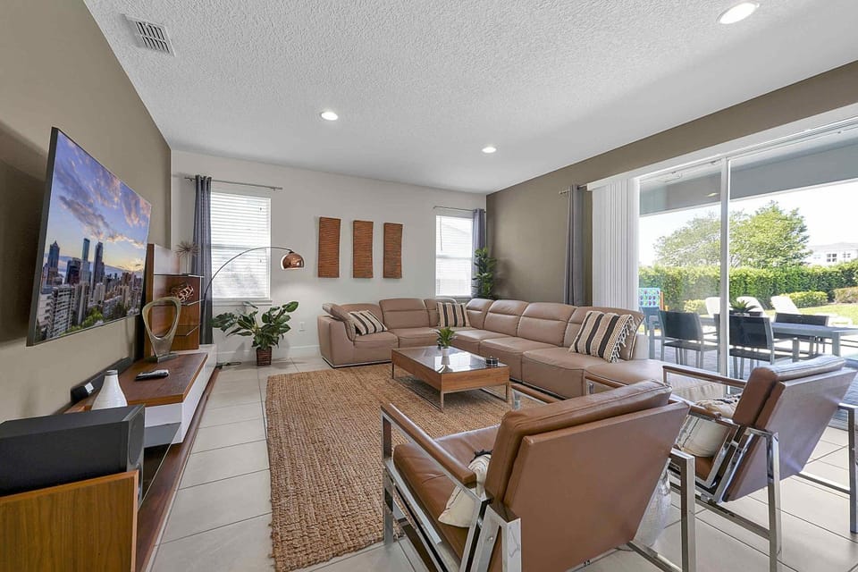 EC482 - Contemporary Oasis With Gaming Areas at Encore House in Four Corners