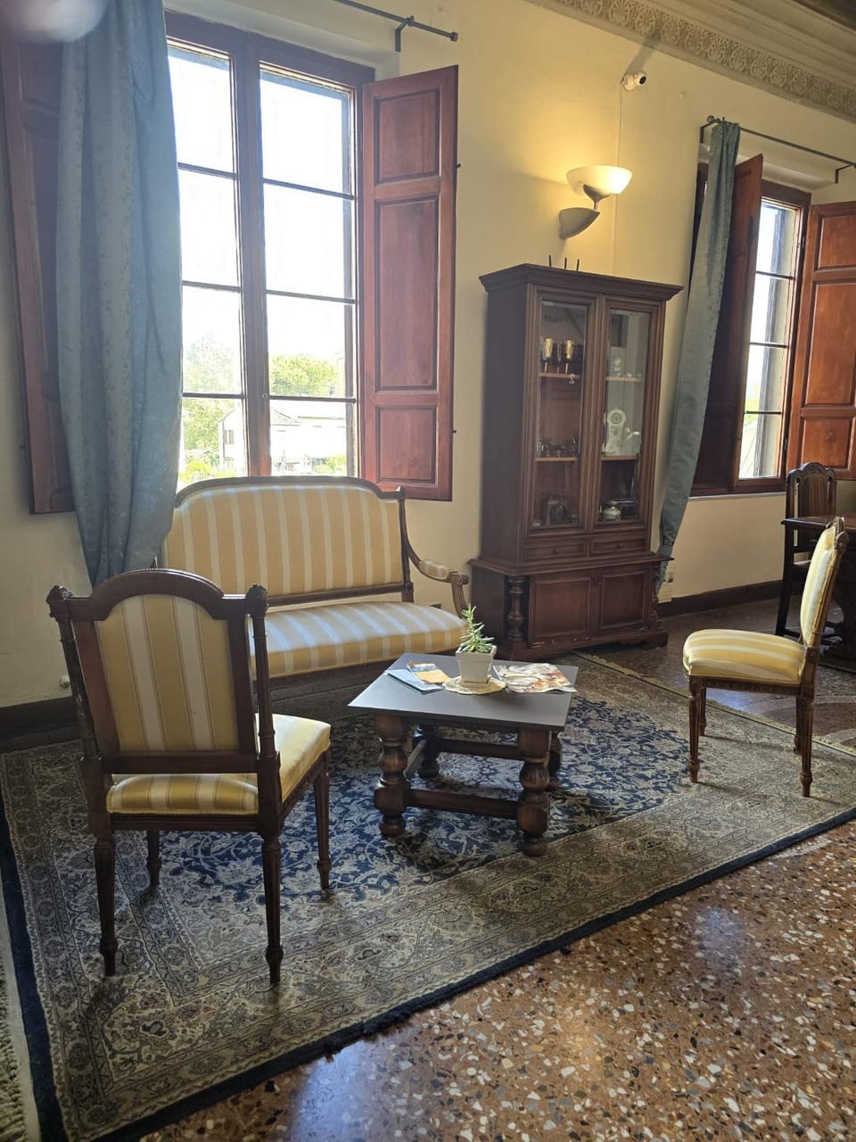 Communal lounge/ TV room