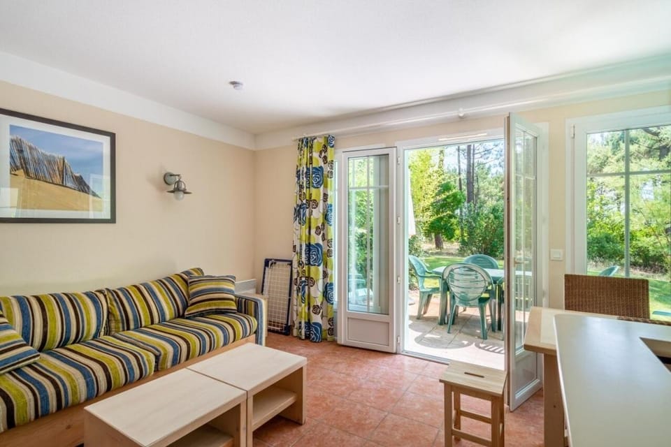 Bed, Living room, furniture, kitchen