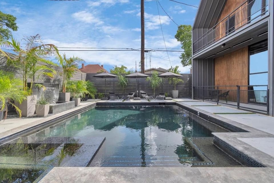 Poolside Loft: Great for Events House in Harris County