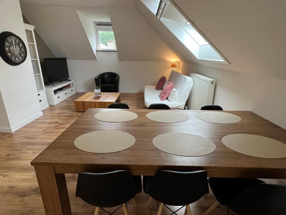 Seating area, Dining area