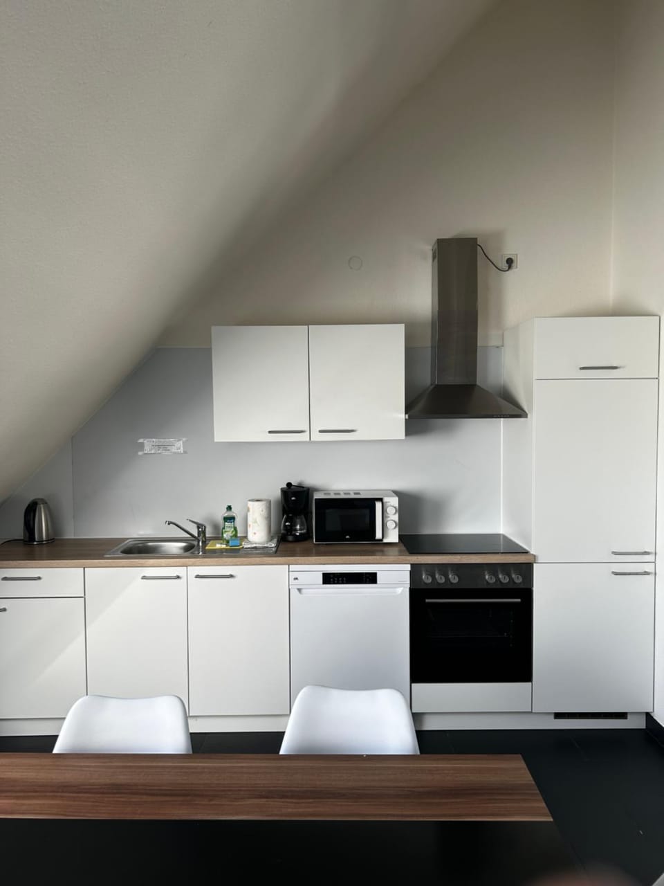 Coffee/tea facilities, microwave, kitchen