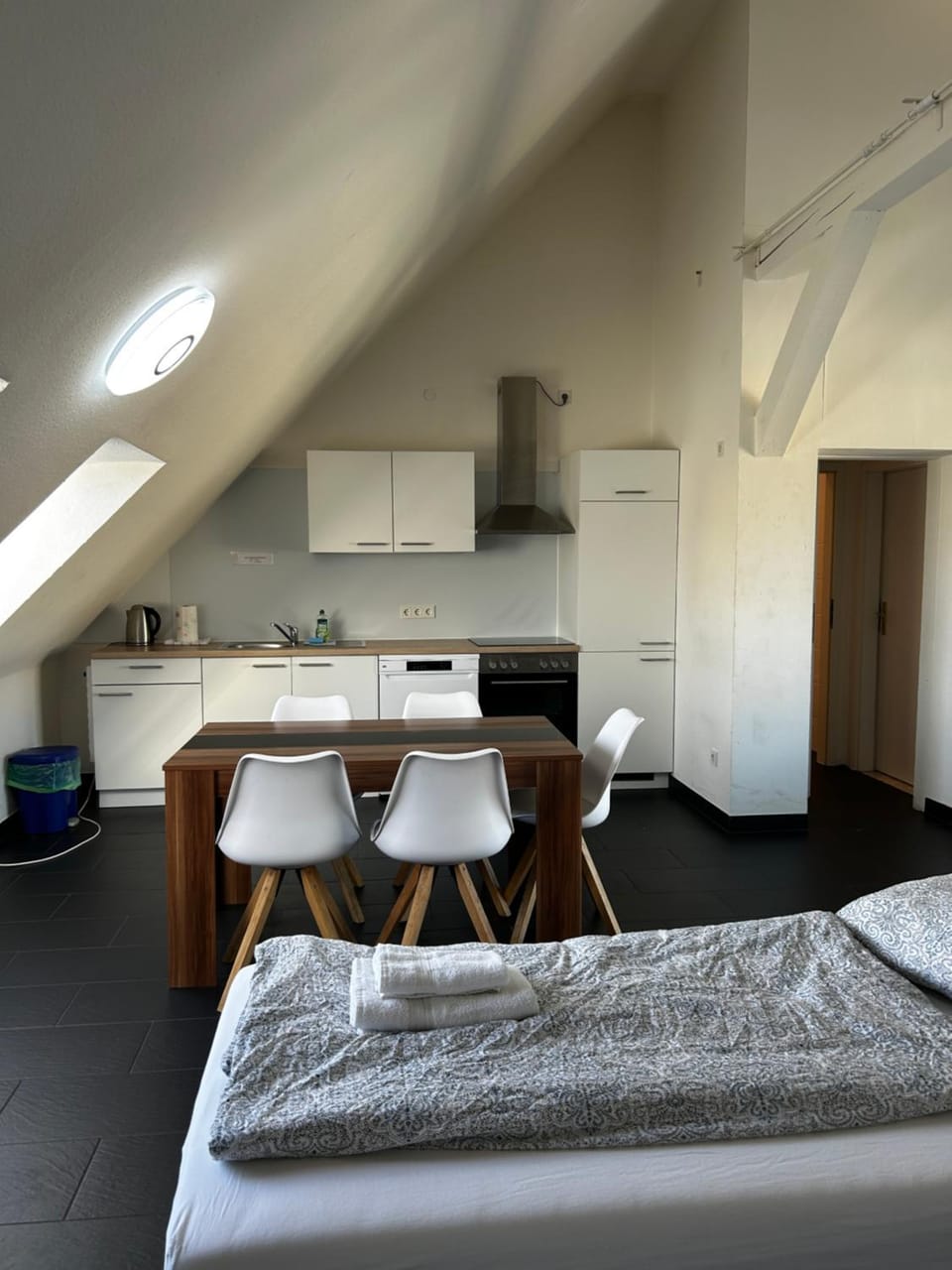 Dining area, Bedroom, kitchen