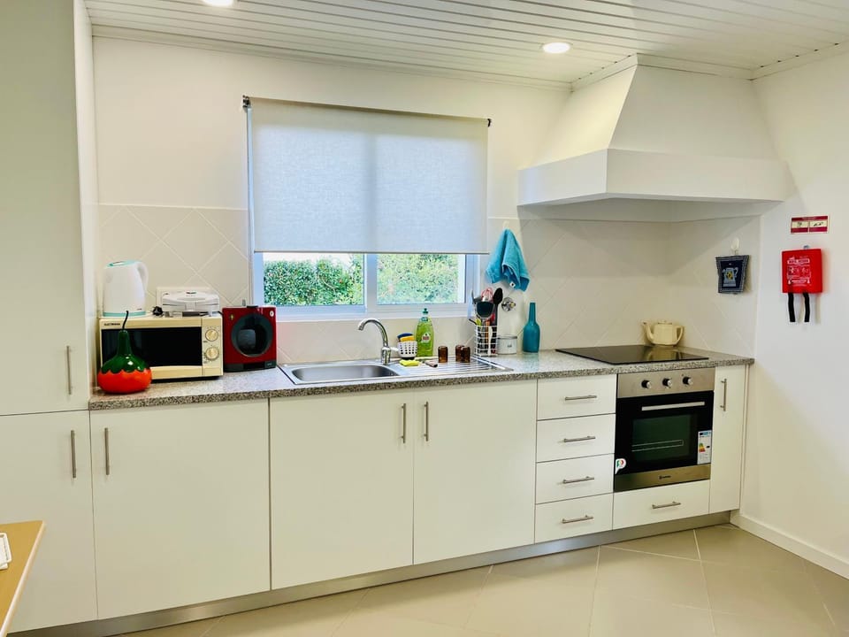 Coffee/tea facilities, Kitchen or kitchenette