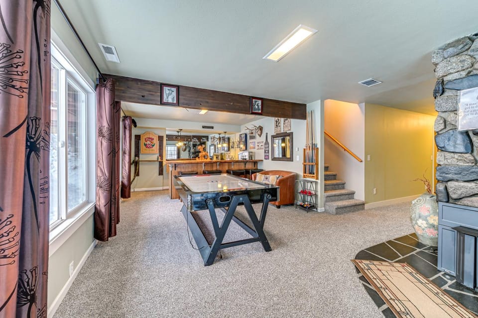 Spacious Kenai Vacation Rental w/ Lake Access! House in Nikiski
