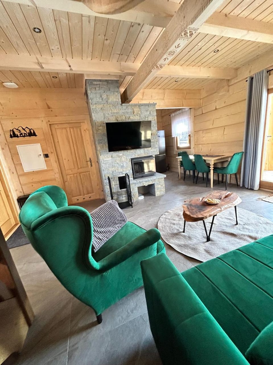 Communal lounge/ TV room, TV and multimedia, Living room, Seating area, Evening entertainment